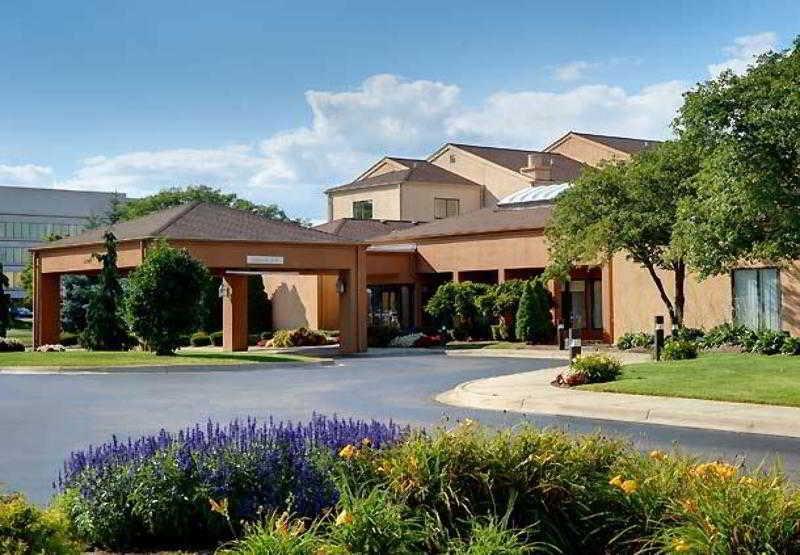 Courtyard By Marriott Detroit Livonia Hotel Exterior photo