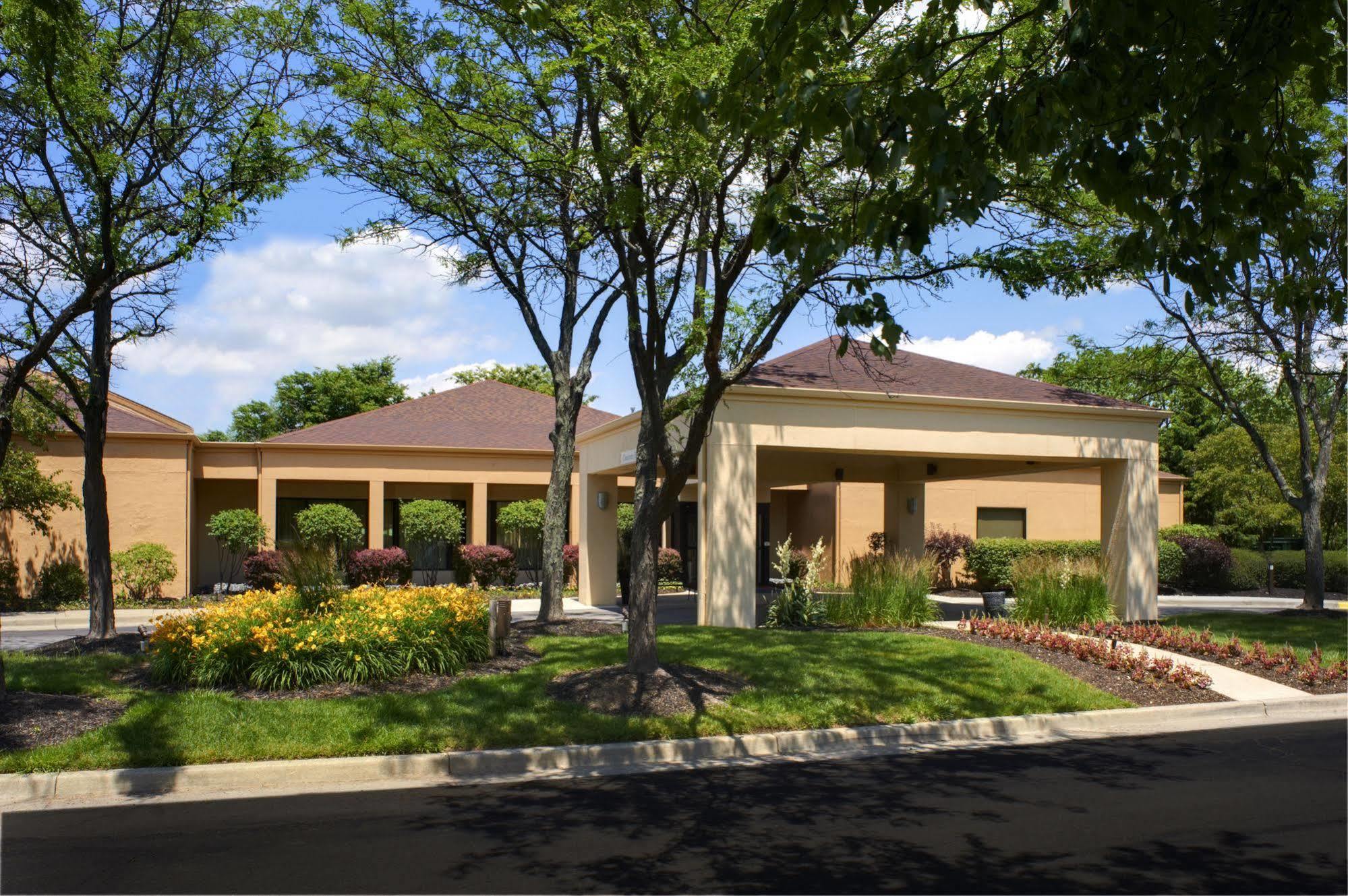 Courtyard By Marriott Detroit Livonia Hotel Exterior photo